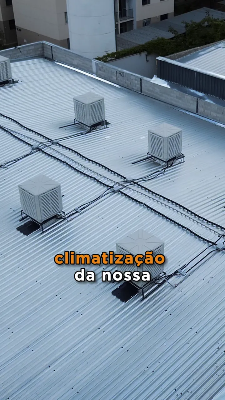 Climatizadores na cobertura da academia SkyFit